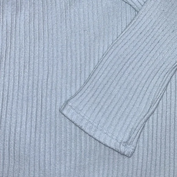 Baby blue American Eagle top S - Picture 2 of 6